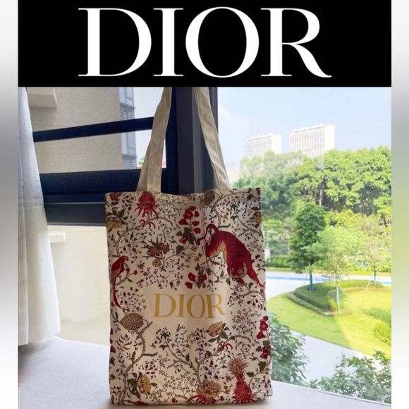 🌟NEW DIOR BEAUTY CANVAS TOTE🌟 - Picture 1 of 4